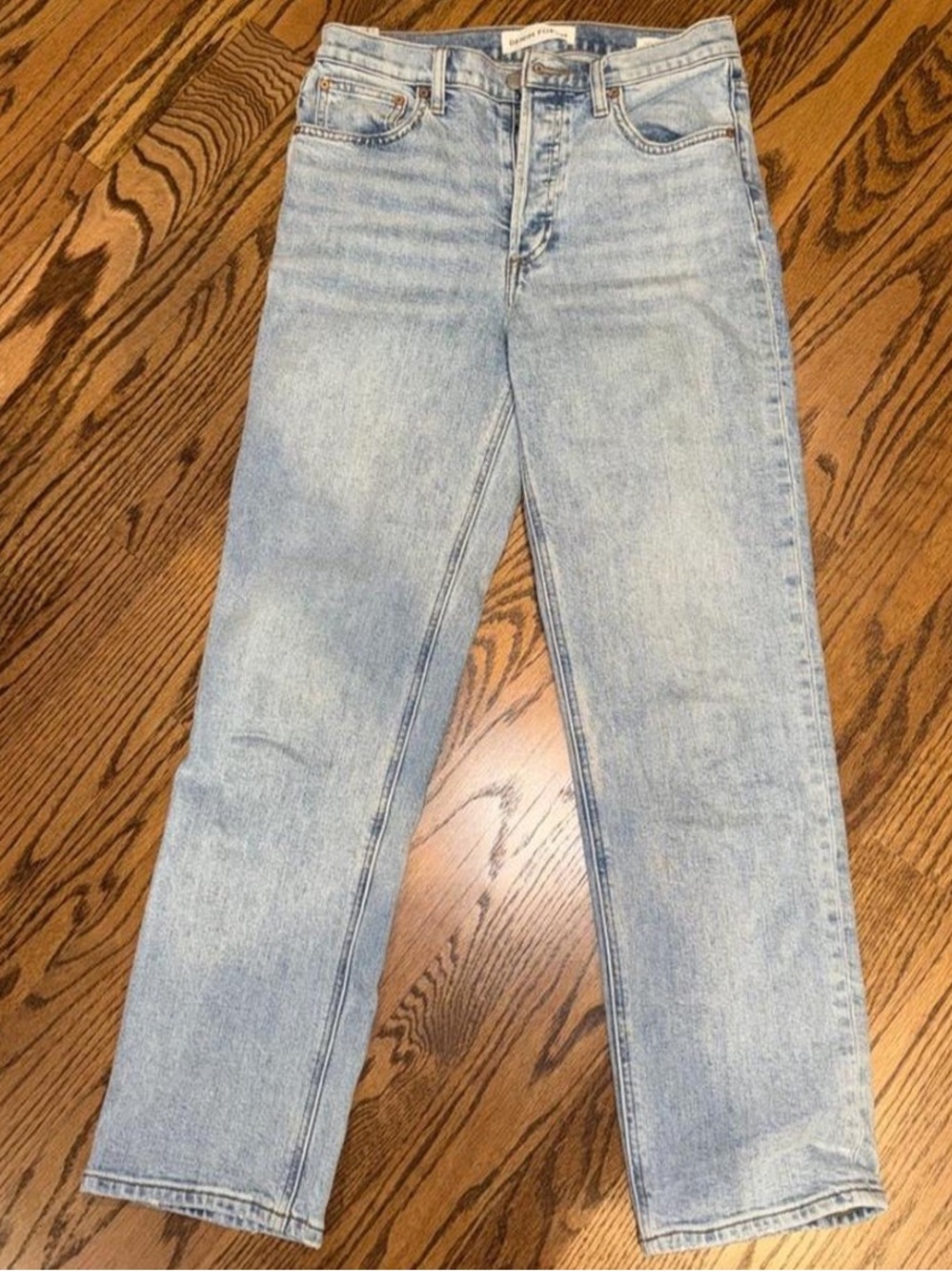 Denim Forum Light Wash Women's Straight Leg Jeans - The Arlo 28L size 28
